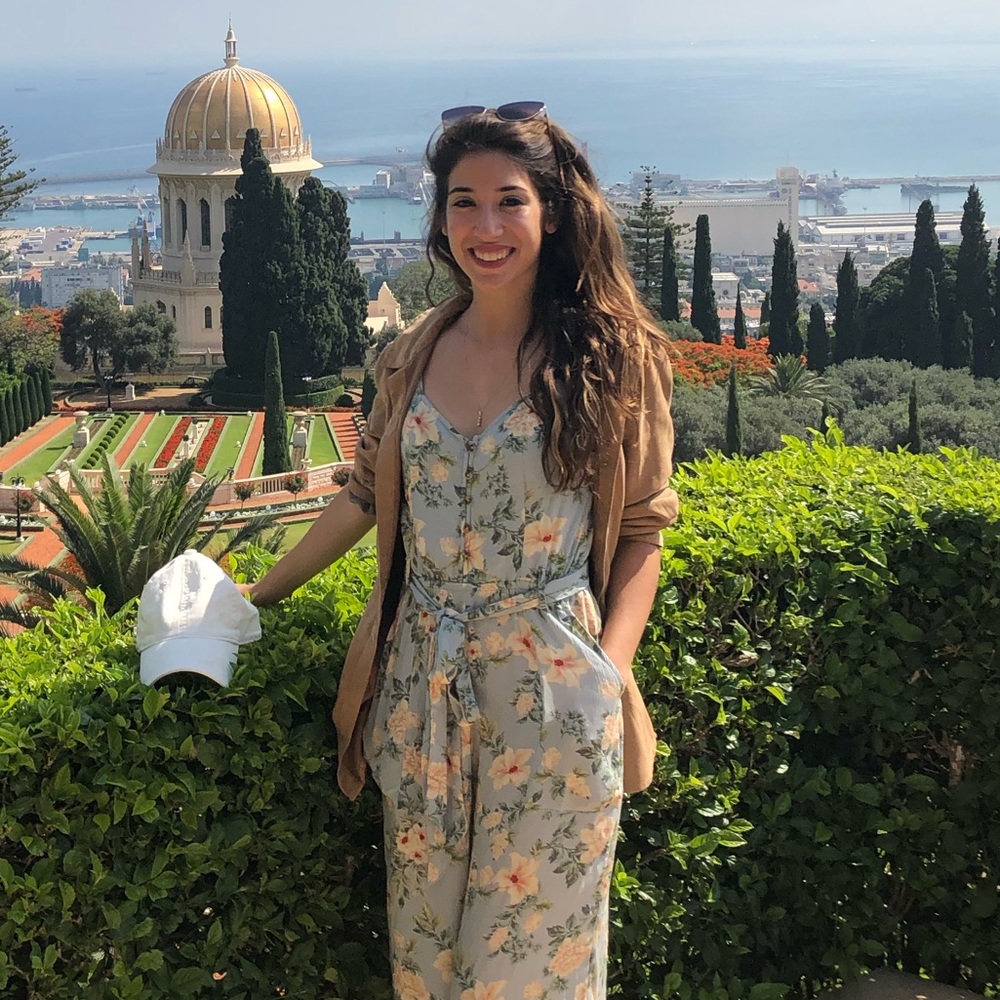 Meet your seller! I’m Danielle! :)